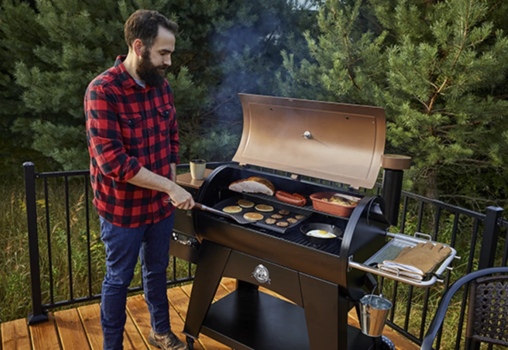 how wood pellet grills work